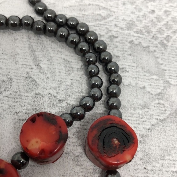 Hematite and Coral bead statement necklace boho - Picture 5 of 6